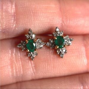Elegant 10K Gold Emerald Gemstone Earrings